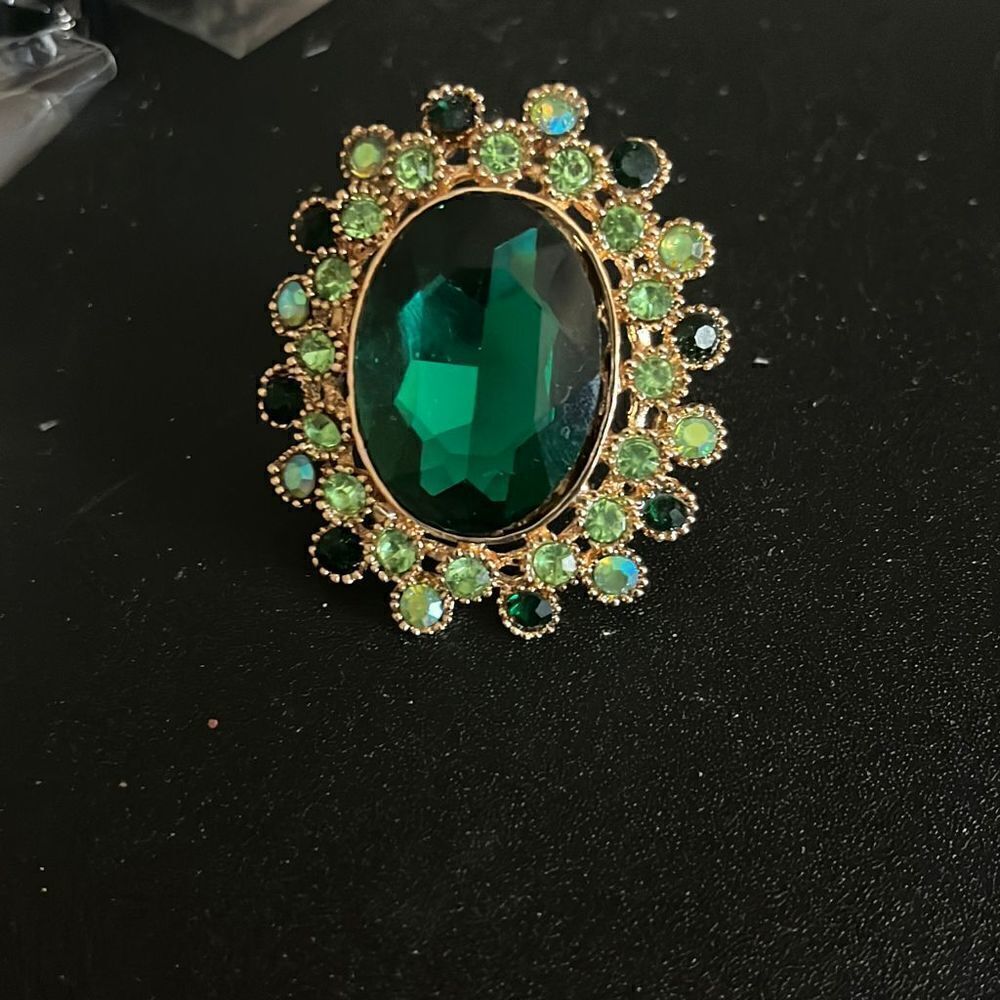 Fashion ring